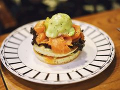 三文鱼水波蛋松饼-AFS Cafe & Canteen(闽江二路店)