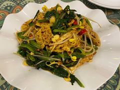 菠菜豆芽拌面筋-新疆红柳花餐厅(新洲店)