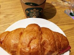 -星巴克臻选(莘庄仲盛店)