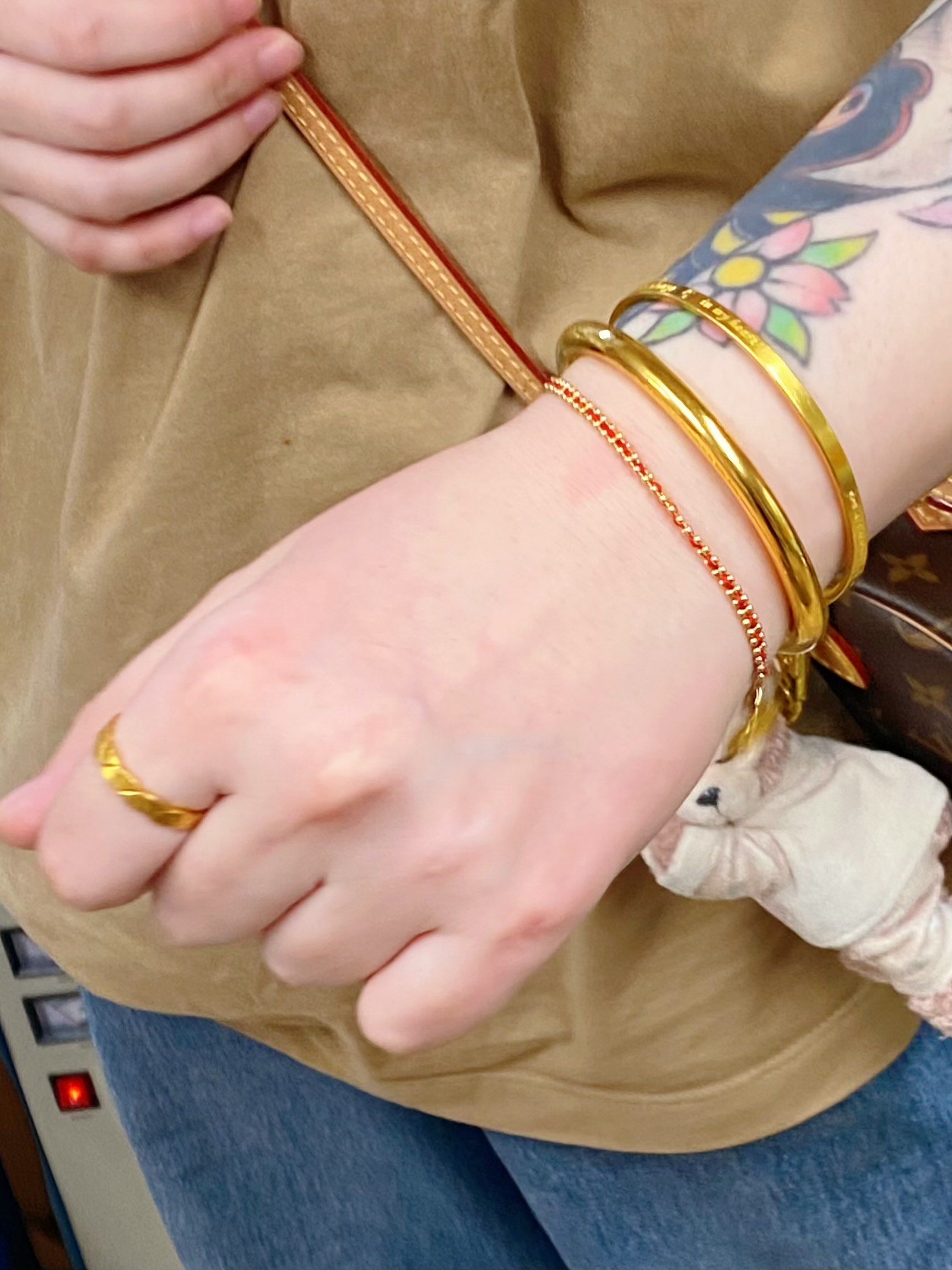 原来一百克的素圈黄金手镯长这样