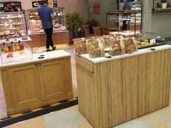 面包甜点陈列柜-巴黎贝甜(华堂新辰汇店)