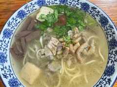 -叶新小吃店(来凤小区总店)