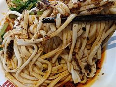 擀米皮-宋益驴蹄子面肉夹馍(辛家庙店)