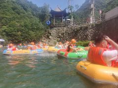 -安吉龙王山峡谷漂流