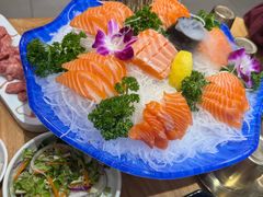 -青瓦餐厅·生鱼片·韩园烤肉(西塔店)