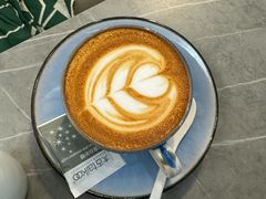 -LEO CAFE