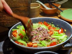 猫儿山的小黄牛-吃饭皇帝大(长宁龙之梦店)