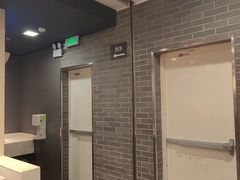 -麦当劳(上海虹桥站30B检票口楼上)