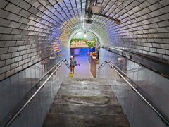 -洞庭洲·防空洞火锅·铜锅涮肉·烧烤(新百广场店)