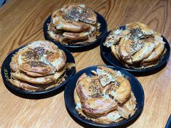 牛肉锅盔-青石桥老瓦房肥肠粉总店(青石桥总店)