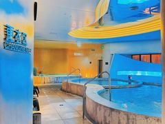 -涨巢·潮玩水疗局