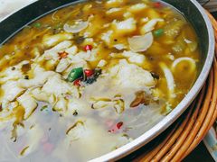 -有红鸡毛店·川菜(建设路店)