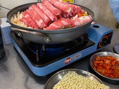 部队锅-MI WU FACTORY米屋美食工厂餐厅(绿地店)