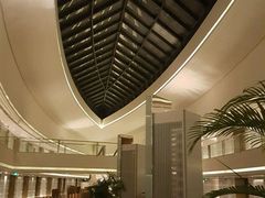 -上海滴水湖皇冠假日酒店