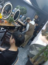 -藤野造型专业烫染接发