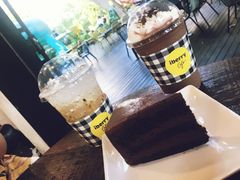 -莓园冰淇淋店