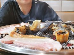 -围炉肉舍•炭烤活鳗•丹东海鲜烤肉(步行街店)