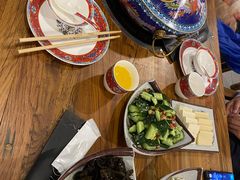 -毛辣果·贵州红酸汤牛肉火锅(西单店)