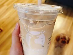 哇瑞草莓拿铁-瑞幸咖啡(临海市银泰城店)