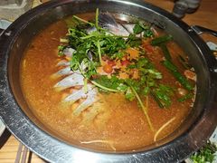 -野山舂·贵州现舂酸汤火锅(鸿通城店)