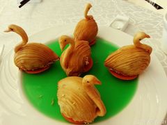 天鹅戏水-亢龙太子酒轩(东湖店)