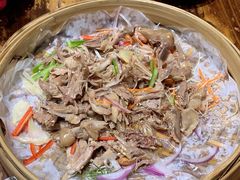 捞起乳鸽-尚竹阁冬瓜盅·18年地标美食(平洲店)