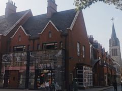 -钟书阁(松江泰晤士小镇店)