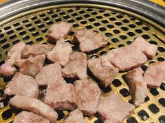 特级雪花牛肉-唯成•韩国炭火烤肉 유성고기