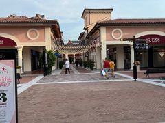 -佛罗伦萨小镇广佛名品奥特莱斯(疏港路店)