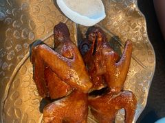 蝴蝶里招牌手撕乳鸽-蝴蝶里·粤菜·点心(龙湖天街&滨江店)