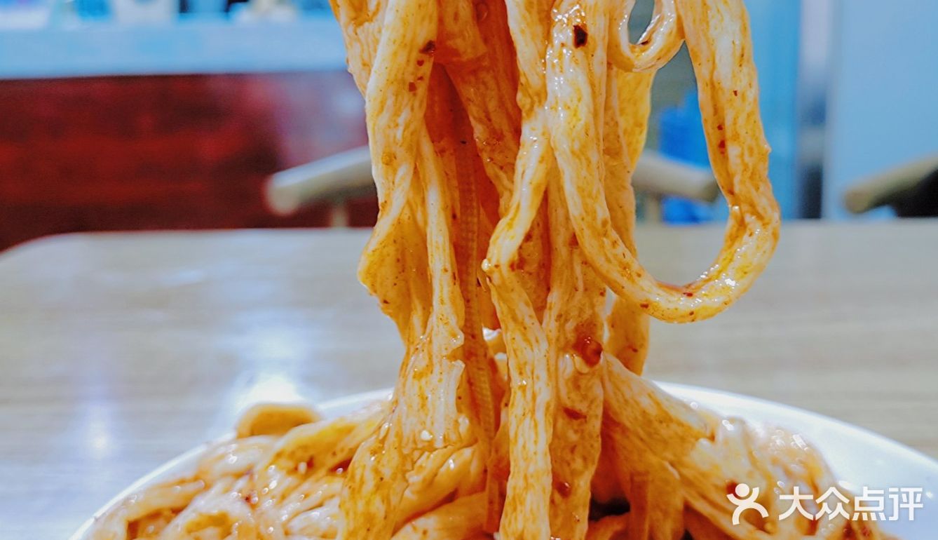 吃in西安|这家牛筋面的口味有点与众不同，就当尝个新鲜吧