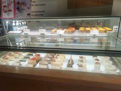 面包甜点陈列柜-科学家咖啡(海岸城店)