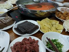 -苗伯妈酸汤火锅
