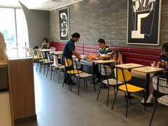 用餐区-麦当劳(上百万和城店)