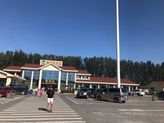-窦店服务区-停车场