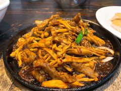 铁板海鲜菇爆牛柳-凤厨顺德水乡凤味馆(大良锦龙路店)