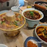 很喜欢吃跷脚牛肉，滑滑嫩嫩，小菜又很麻辣入味
