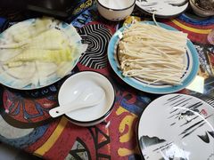 -弘烨 贵州酸汤 鱼火锅(东财店)