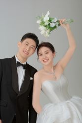 -雪中彩影婚纱摄影·微光艺术中心