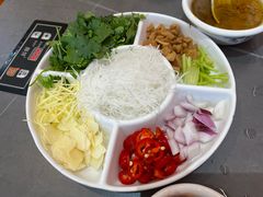 -官塘陈记鱼生·潮汕砂锅粥·牛肉火锅(潮枫路总店)