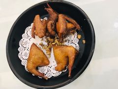 沙姜乳鸽-东江渔村·古典园林·30年粤菜老字号(太和店)