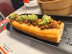 牛油果阿妈生旧叉烧芝士油条-喜势点·糖沙翁手工茶点·本地人茶居(永庆坊店)