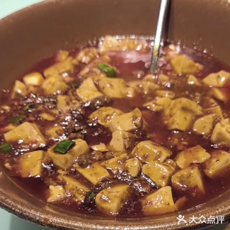 这家店回头客超多想吃你就来 朋友请客吃饭来了这家