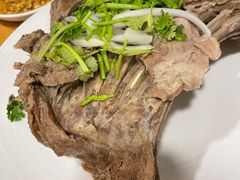 手抓羊排-巴扎美食·新疆菜·西域歌舞表演餐厅(新疆大厦店)