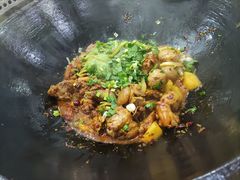 -大锅大灶柴火鸡鱼