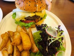 招牌牛肉汉堡-UPPER KITCHEN(延安路店)