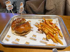 -HUZI虎滋精酿餐吧(京西大悦城店)