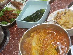 -四囍码头海鲜烧烤自助火锅(外滩南京东路悦荟广场店)