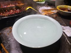 -红九格老火锅(三峡广场店)