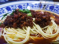 -渝之汇牛肉豌杂面
